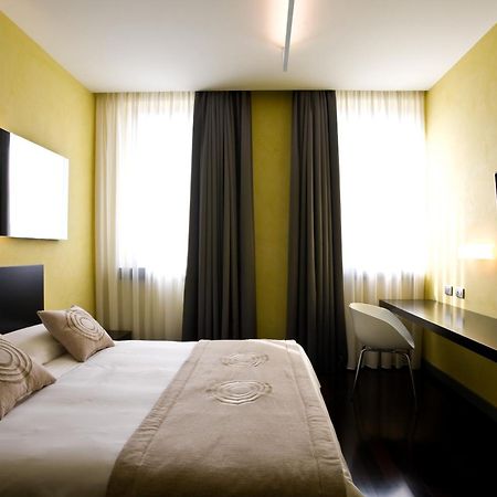 Eos Hotel Lecce Esterno foto