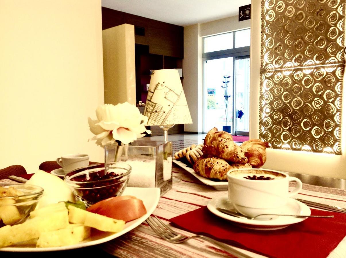 Eos Hotel Lecce Esterno foto