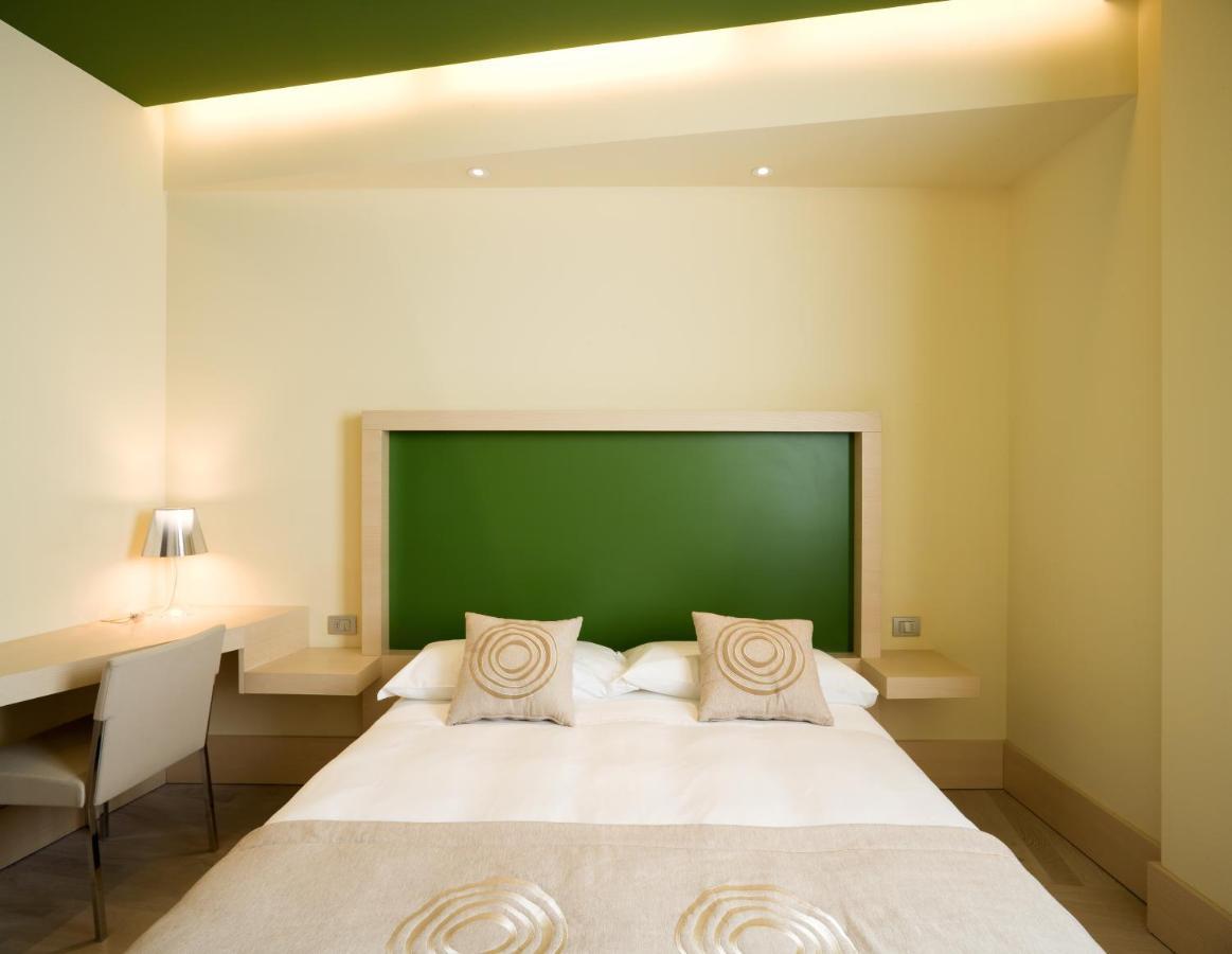 Eos Hotel Lecce Esterno foto