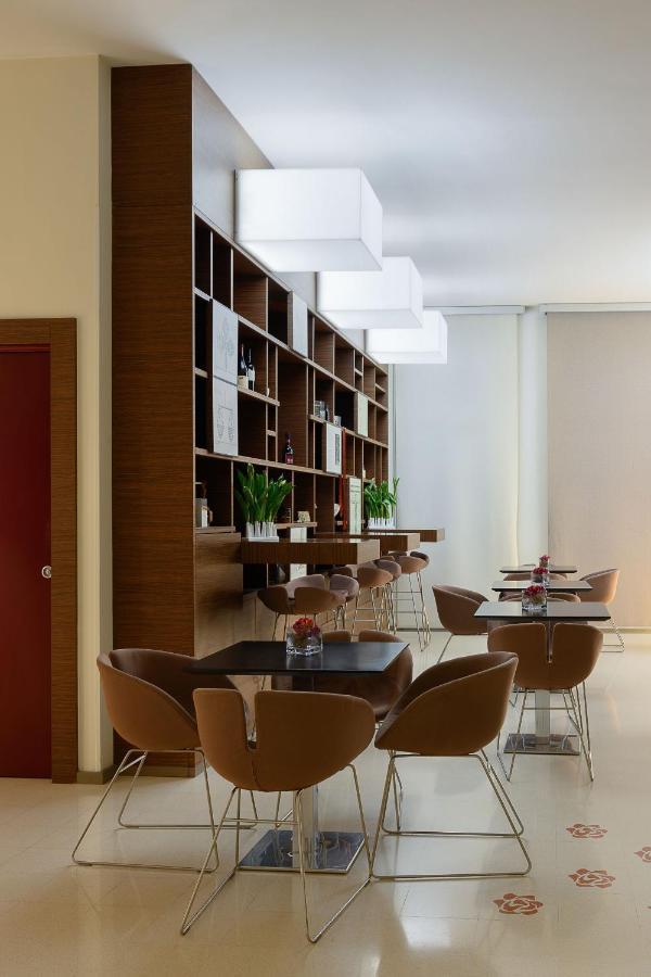 Eos Hotel Lecce Esterno foto