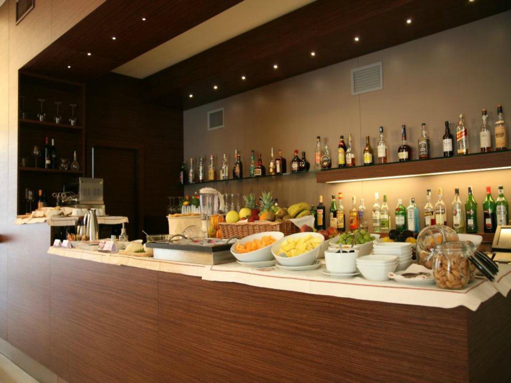 Eos Hotel Lecce Esterno foto