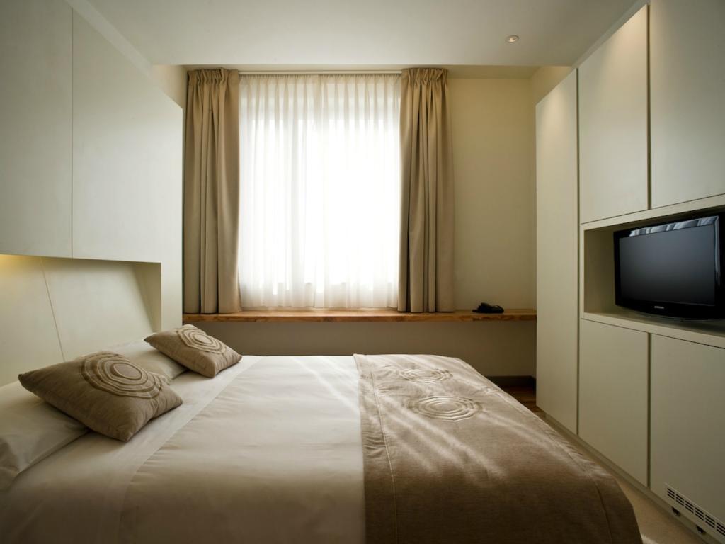 Eos Hotel Lecce Esterno foto